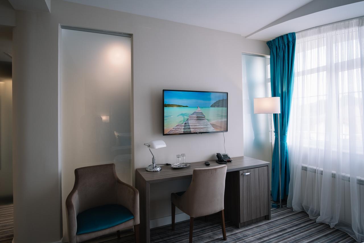 Norm Hill Hotel Cluj-Napoca Extérieur photo