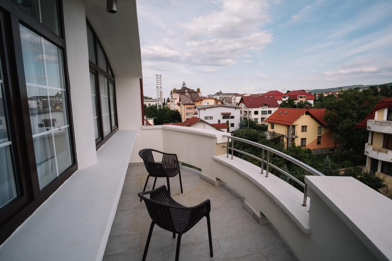 Norm Hill Hotel Cluj-Napoca Extérieur photo